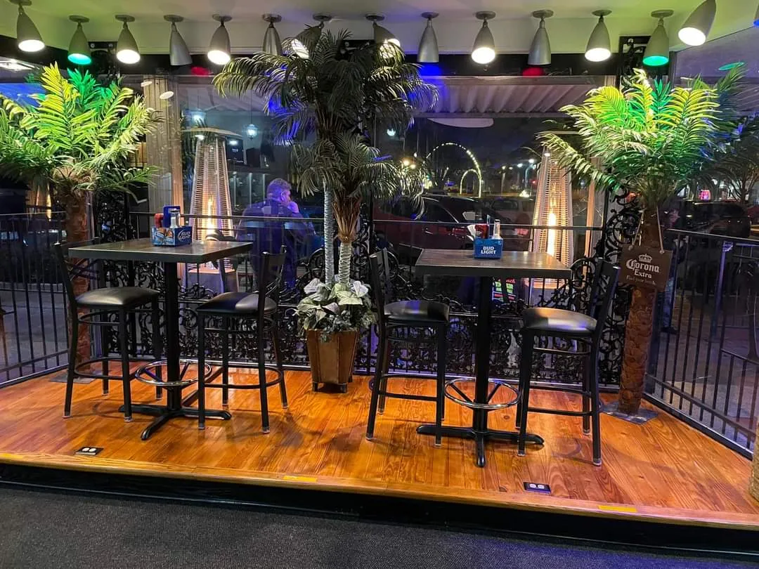 Beach Tiki Bar & Grill